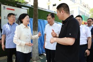 朱芳雨发博晒视频：9号球衣退役 让宏远几代人又聚在一起